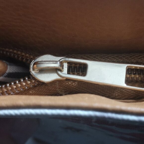 2 / $30.00 - Beverly Hills Polo Club Ladies Cream with Flowers Cross Body Bag - Picture 7 of 10